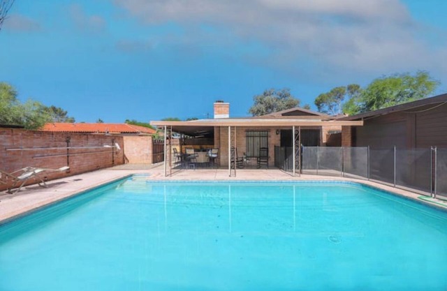 No Cleaning Fee! Spacious Desert Retreat w/Jacuzzi/Private Pool/Fireplace