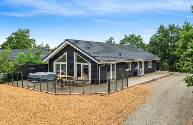 "Nona" - 150m from the sea by Interhome