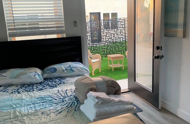 Normal Heights Hideway! Charming Furnished Studio House with outdoor area.