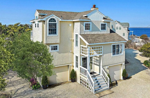 North Beach LBI Bayview Open Concept Home- Just 7 houses from the Beach