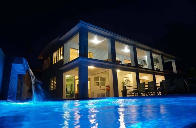North Shore Pointe - Spectacular Ocean Front