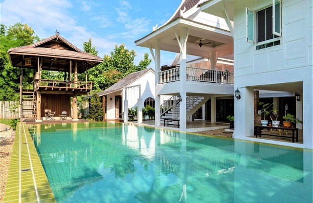 nPhi Private Villa: Riverside & Pool :Near Old Town,BF,Laundry, Free Pickup