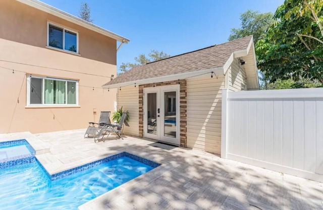 Sunny Studio Palm Harbor