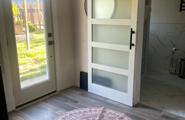 Nurture, Nature in The Garden Flat 1-bedroom detached home with AC