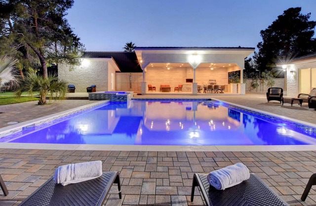 NV6965 · Luxury Living! Pool, Spa, Steam Sauna, Game room!