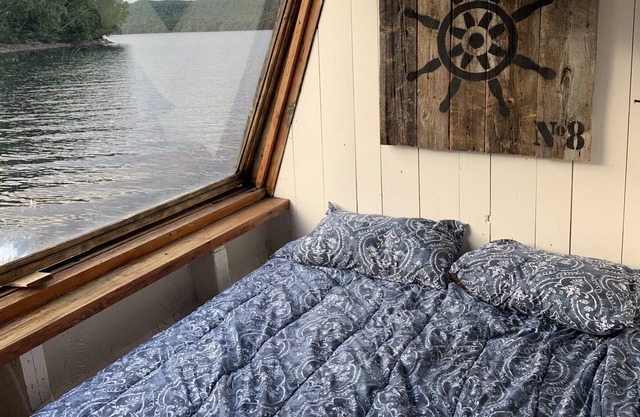 Ô CHALET a disconnected experience only 2 hrs from Montreal