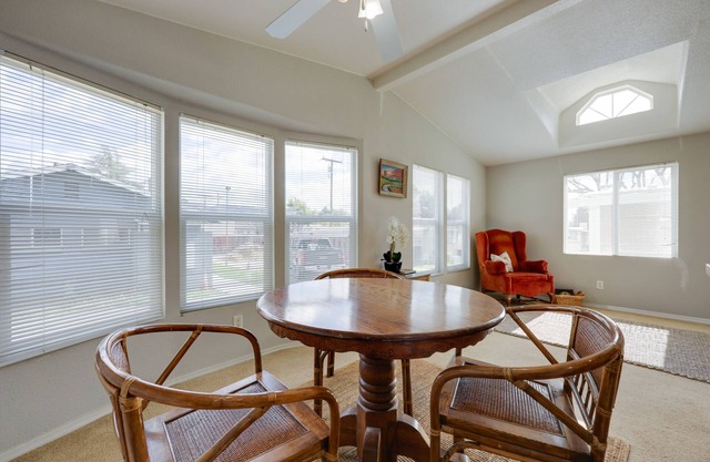 Oak View Home - Close to Beaches & Trails!