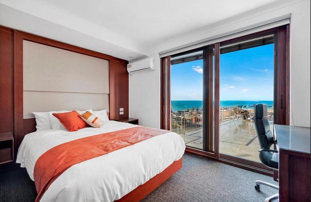 Oakleigh Guest house with Ocean Views - Room 6