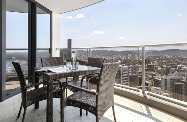 Oaks Brisbane Aurora Suites