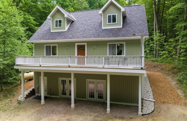 Oasis on 10 acres, mins to Boyne