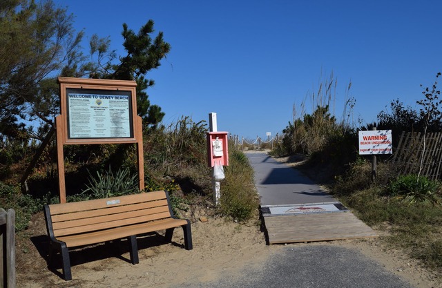 OCEAN BLOCK Dewey Beach Condo Sleeps 10 w/Parking