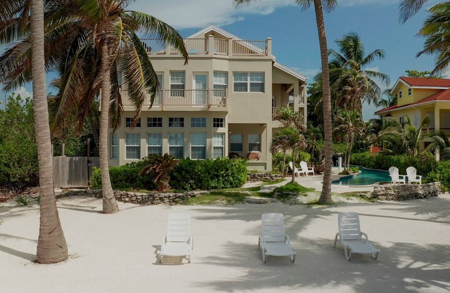 Ocean Front Condo With Private Roof Top Deck - Gold Standard Approved