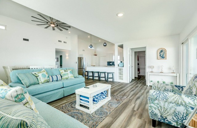 Ocean front home w/direct beach access, pet friendly and shared community pool