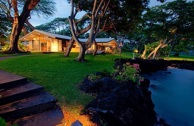 OCEAN FRONT PRIVATE RESIDENCE AT KEAUHOU BAY WITH POOL & PRIVATE DOCK