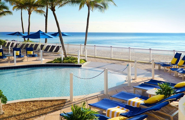 OCEAN FRONT Suite At A Beautiful Resort Right On The Sand!