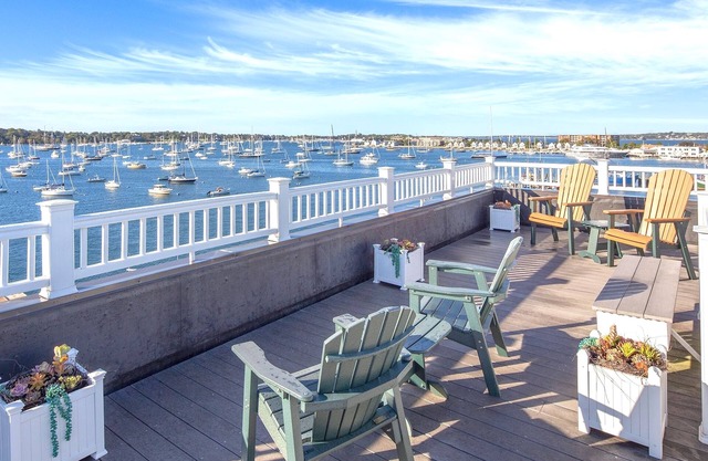 Ocean Front View! Wyndham Inn on Long Wharf Resort