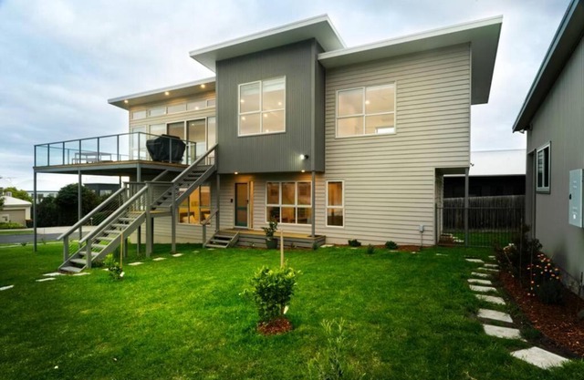 Ocean Loft - Oceanview ~Pet Friendly ~ Free Wifi