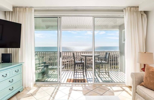 Ocean Song 333 | Condo with Beach Views, Resort!