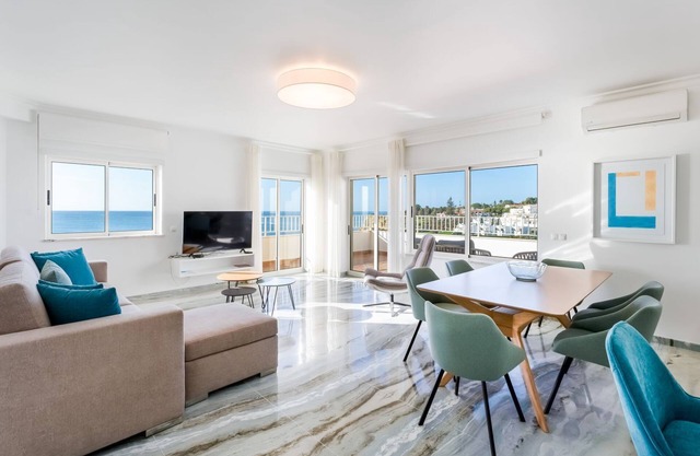 Ocean View 2 BDR Flat With Balcony by LovelyStay