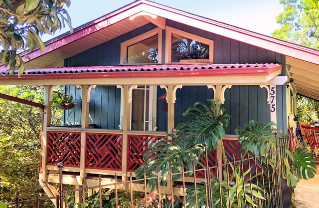 Ocean View Cabin located on Organic Coffee Farm with Hiking Trails