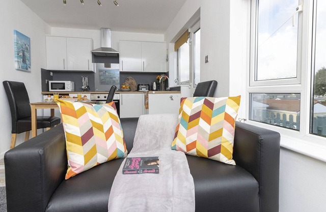 Ocean View, Classic 2 Bed Chalet, 2 Min Walk From Fishcombe Cove, Parking