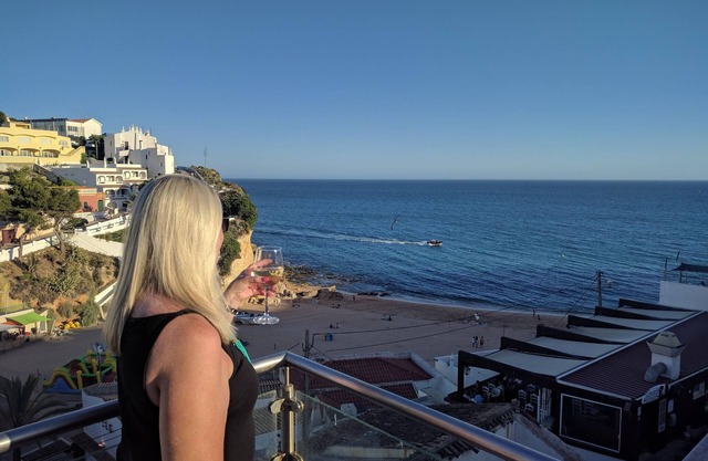 Ocean View Cottage- 50 mts from the Beach