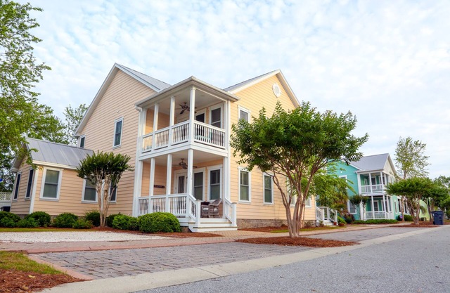 Ocean-view, family-friendly, walking access to charming town and marina