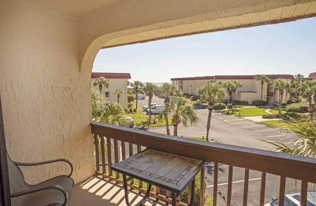 OCEAN VIEW Villa. Steps to the Beach! Pool, Hot Tub, SPECIAL OFF-SEASON RATES!