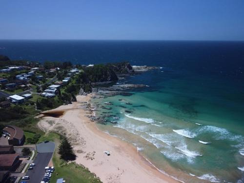 Ocean Views Walk to Malua Beach EV & Pet Friendly