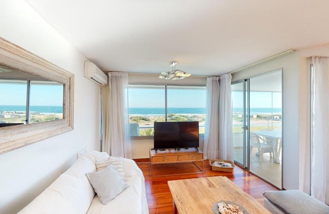 Oceana Suites Esturion Apartment