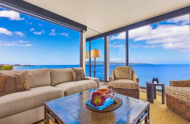 Oceanfront Corner View Luxury! North Kaanapali Beach 2 Bedroom 2 Bathroom!