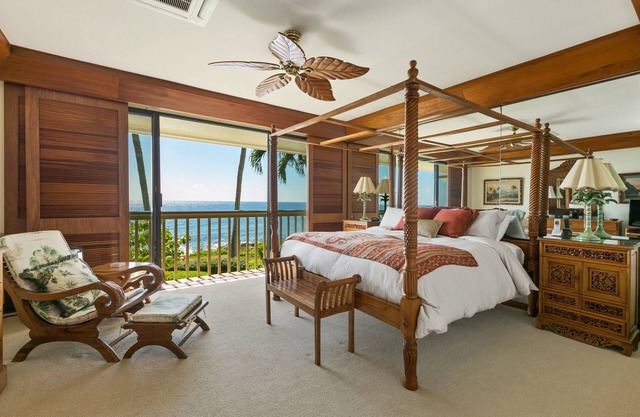 Oceanfront Corner Villa w/Air Conditioning