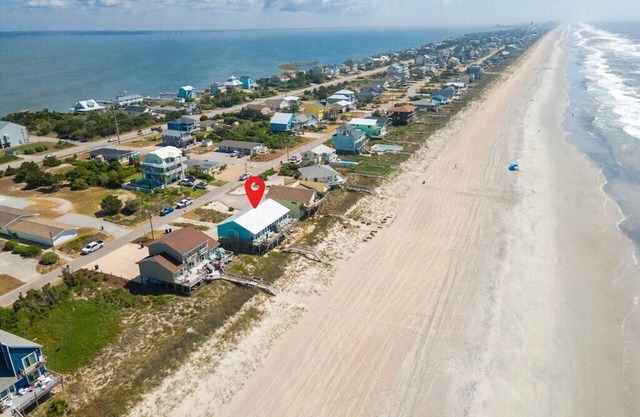 Oceanfront cottage; clean, modern, and close! Play, rest, restore.