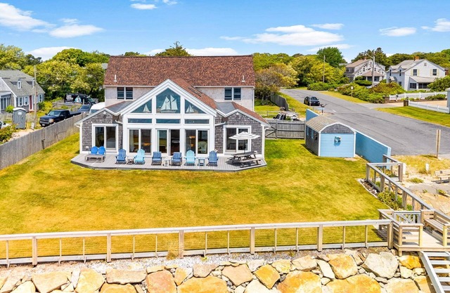 Oceanfront five bedroom home with access to shared/private beach