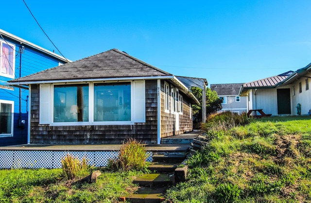 Oceanfront Home with Ocean Views - Walking Distance to Eateries and Shops