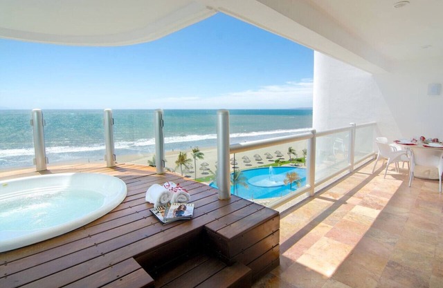 Oceanfront Luxury Condo