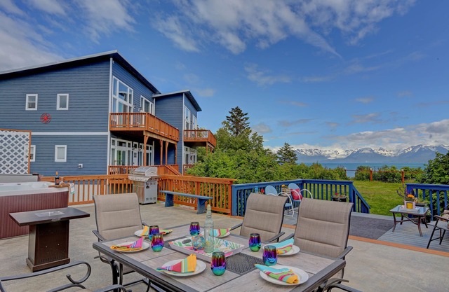 Oceanfront Luxury Penthouse Overlooking Kachemak Bay and the Homer Spit!