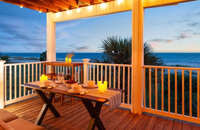 Oceanfront | Quiet Beach | 2 Balconies | Arcades | Kayaks