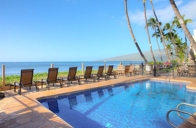 OCEANFRONT RESORT- Gorgeous 1Bed/1 Bath -Kihei Sands Beachfront Condo-A12