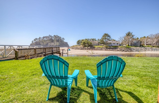 Oceanfront Studio Condo in Neskowin Resort