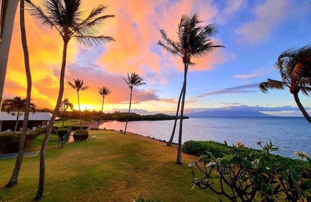 Oceanfront true 2 bedroom w/lanai on Molokai