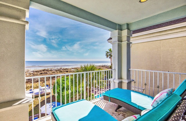 Oceanfront Estate - Pool, Hot Tub, Pool Table, Bonus Boat- Exclusive Location