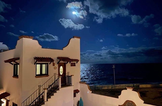 Oceanside Casita "Xalapa" with a/c and pool 5 min stroll to beach