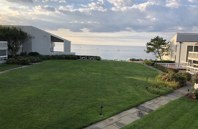 Oceanview, beachfront 3 bedroom- amazing place at Cape Cod