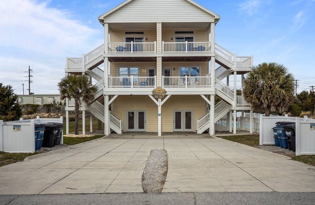 Oceanview duplex with pool and hot tub