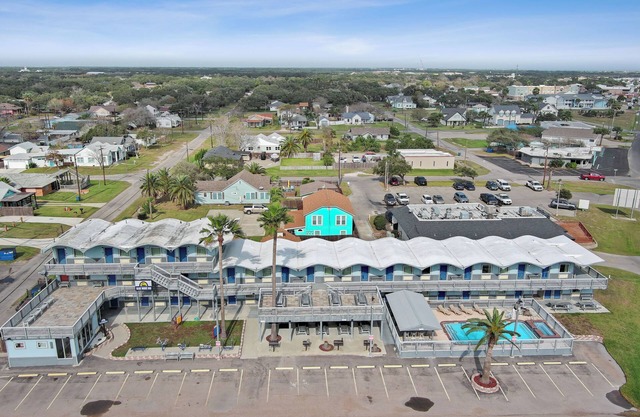 Oceanview Penthouse King room in perfect location