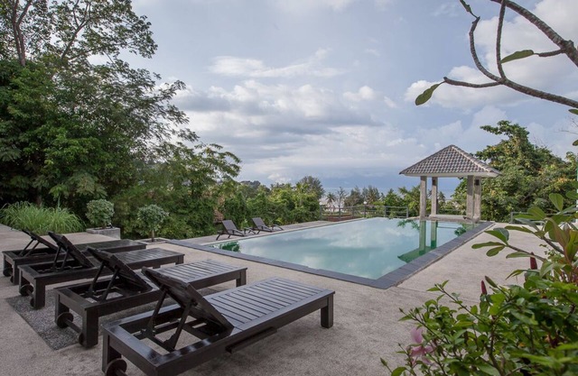 OceanView Private Villa: Walk to Beach; pool