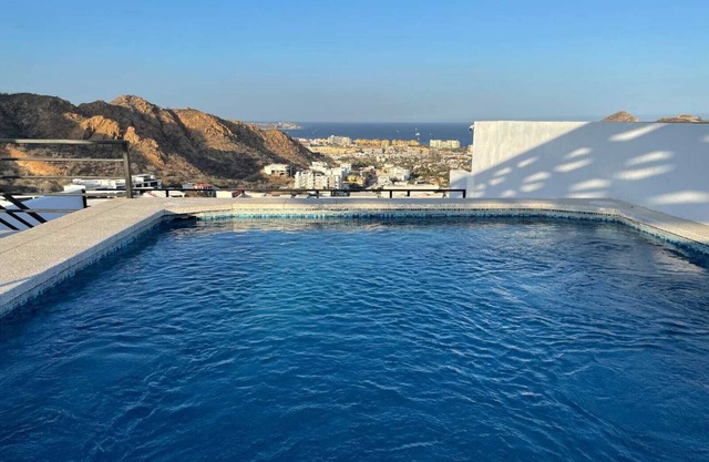 Oceanwiew Condo Rooftop pool
