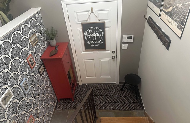Ode to Minnesota, stylish and cozy 3 bedroom house