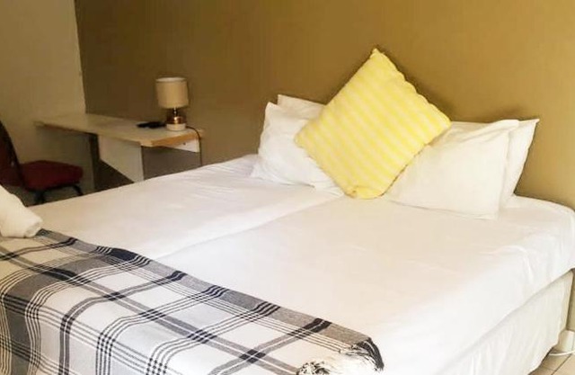OFF-GRID Guest Twin-rooms in Sandton
